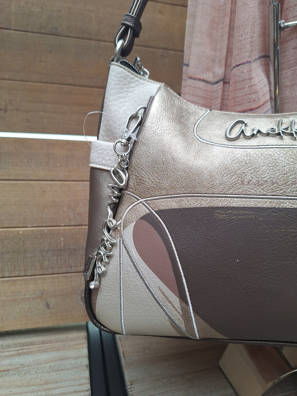 Sac Anekke