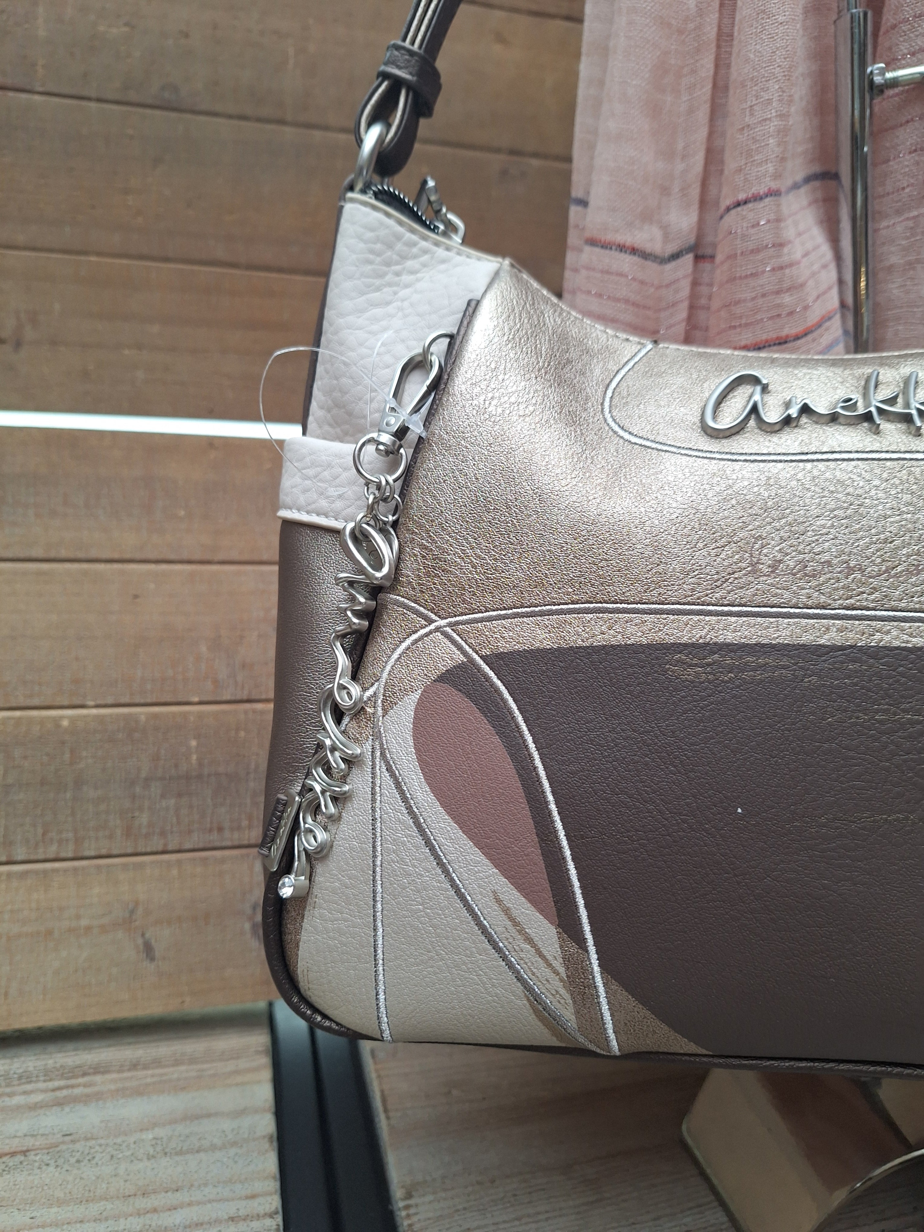 Sac Anekke
