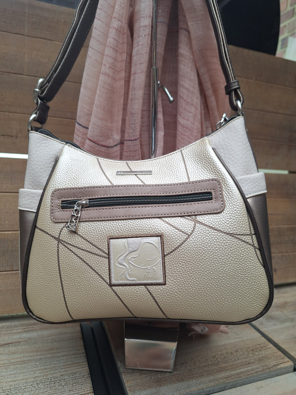 Sac Anekke